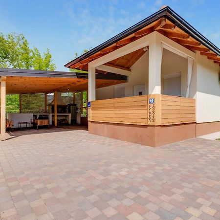 Stunning Home In Stari Brod With Kitchen Exterior foto